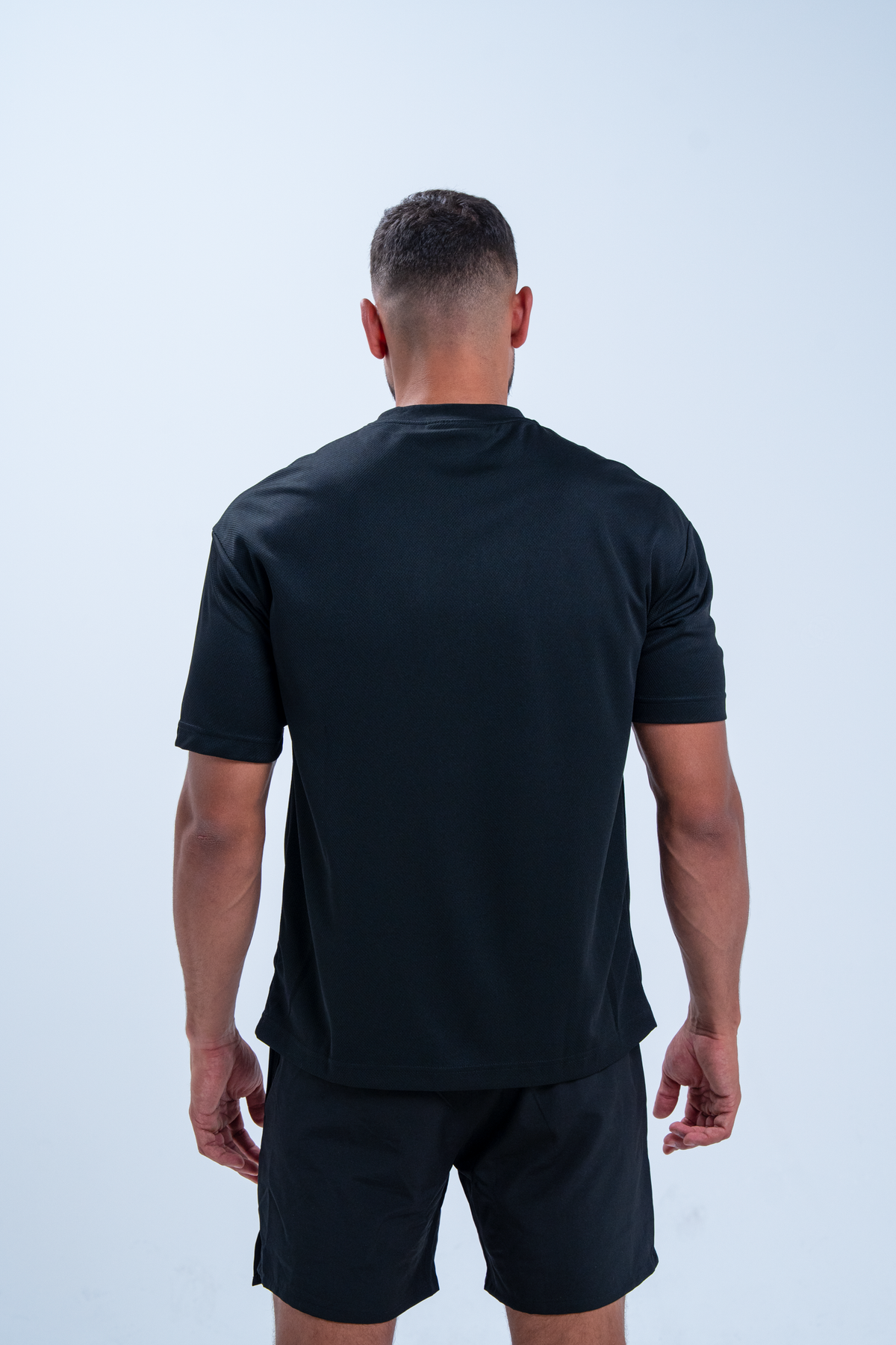 ULTRALIGHT PERFORMANCE AERO SHIRT x BLACK
