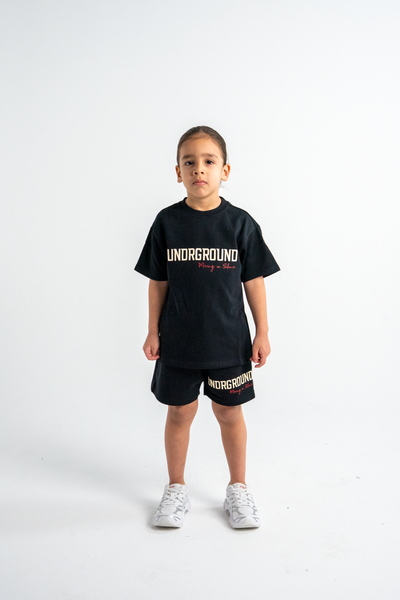 KIDS MOVING IN SILENCE TEE x BLACK