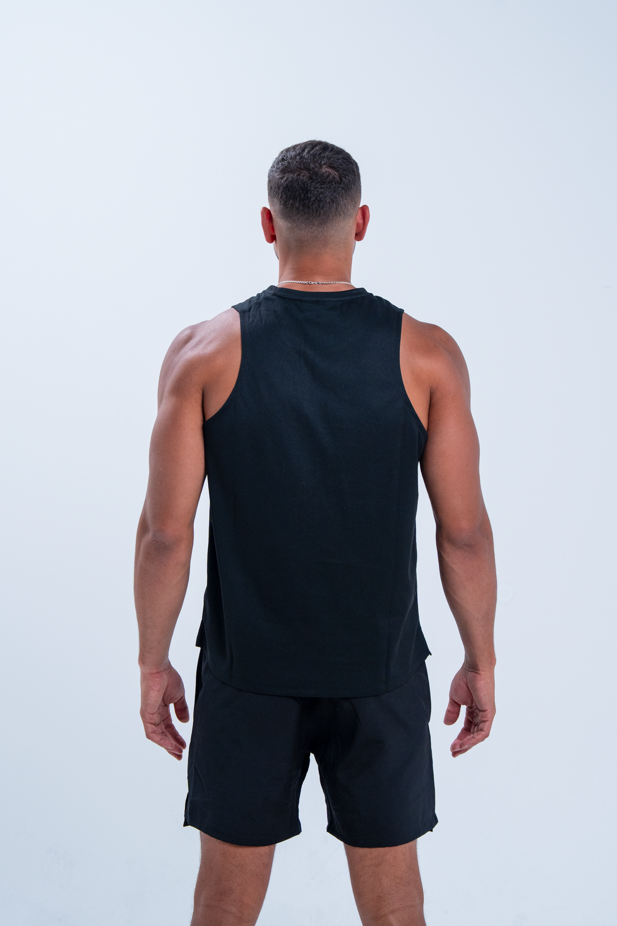 ULTRALIGHT PERFORMANCE SINGLET x BLACK