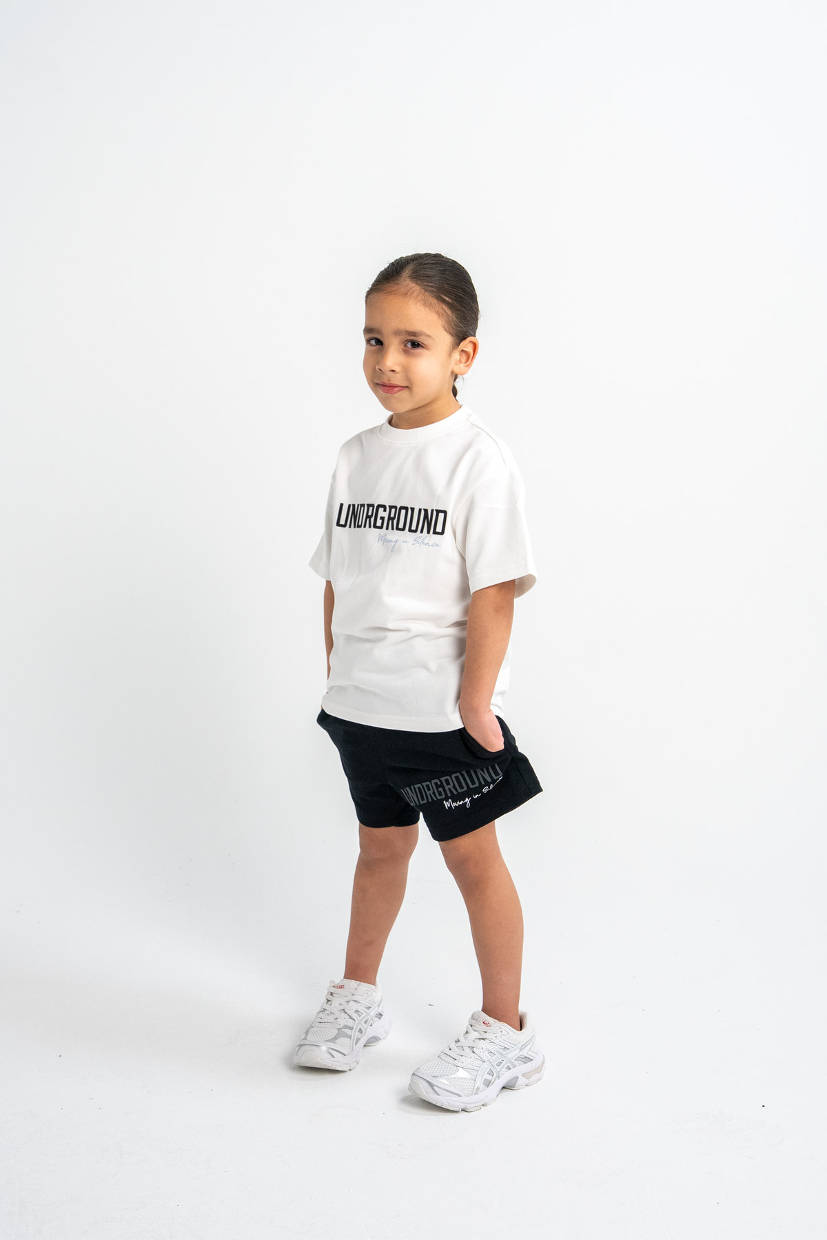 KIDS MOVING IN SILENCE SHORTS x BLACK/CHARCOAL