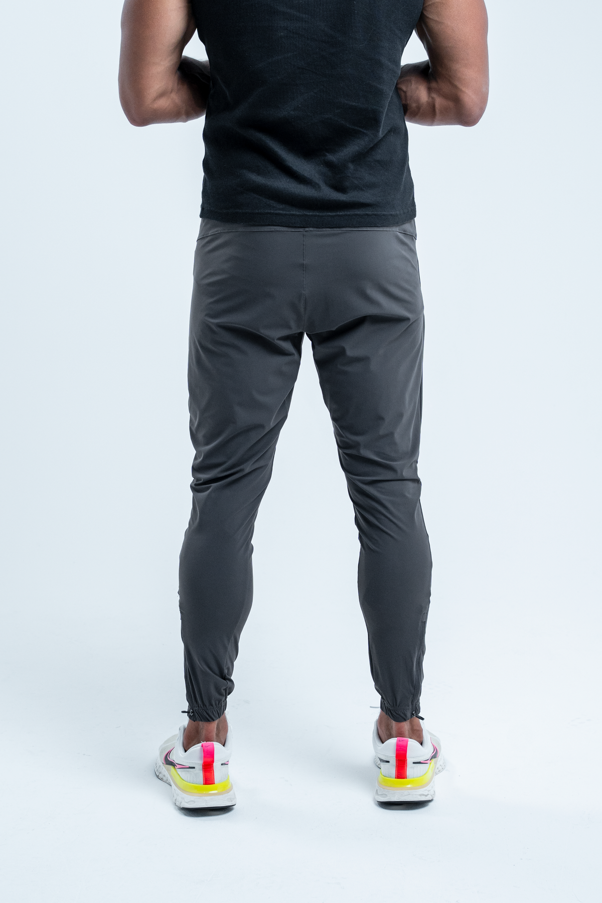 ULTRALIGHT PERFOMANCE JOGGERS X GRAPHITE